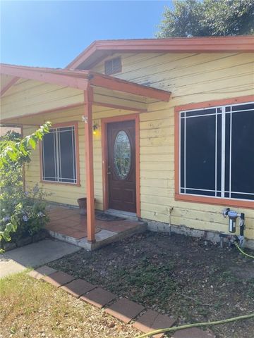 205 Monterrey St, Alice, TX 78332