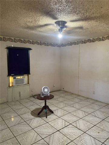 205 Monterrey St, Alice, TX 78332