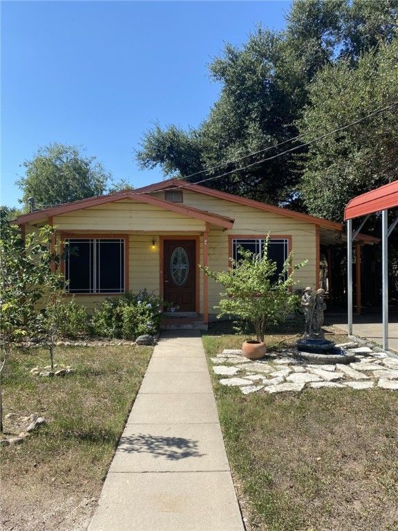 205 Monterrey St, Alice, TX 78332
