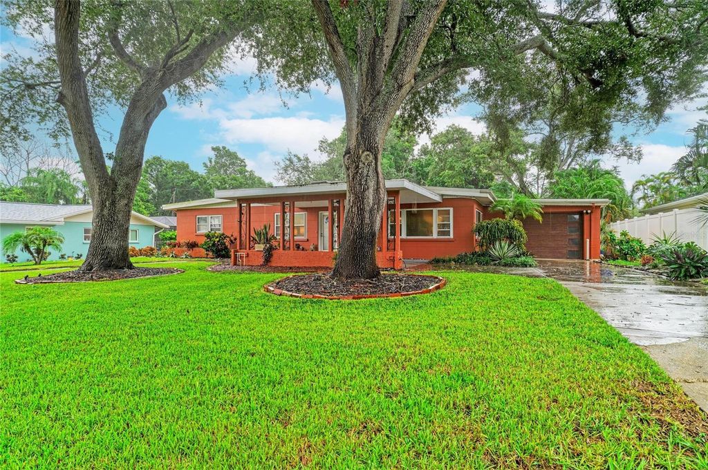 126 HOLLY AVENUE, SARASOTA, FL 34243 — exterior