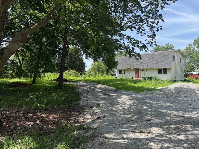 75 Rance Road, Oswego, IL 60543