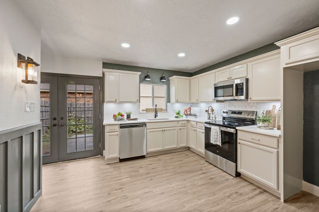 4124 Silverberry Avenue, Fort Worth, TX 76137