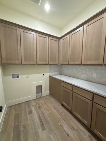 703 Water Side Drive, Van Alstyne, TX 75495