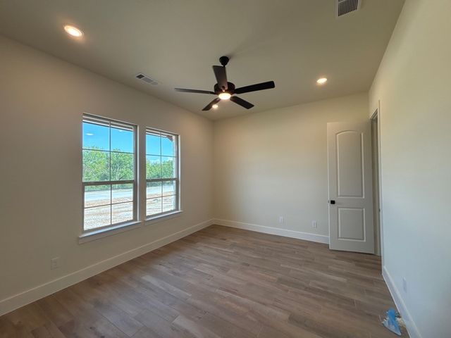 703 Water Side Drive, Van Alstyne, TX 75495