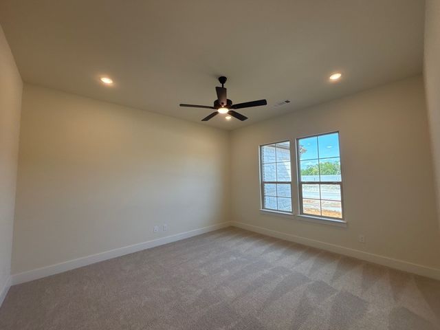 703 Water Side Drive, Van Alstyne, TX 75495