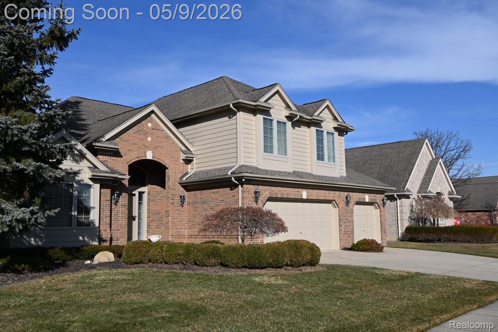 19205 River Valley Drive, Macomb Township, MI 48044