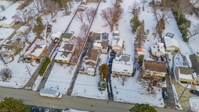 513 N Park Street, Westmont, IL 60559