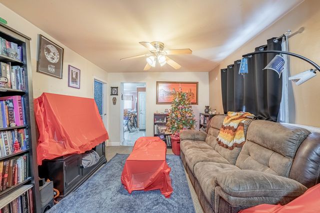 513 N Park Street, Westmont, IL 60559