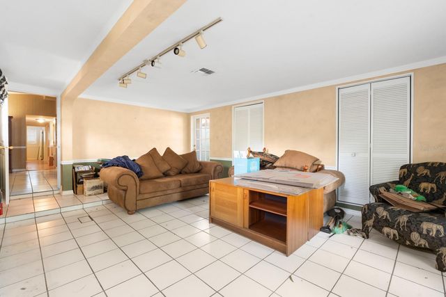 3414 W WALLCRAFT AVENUE, Tampa, FL 33611