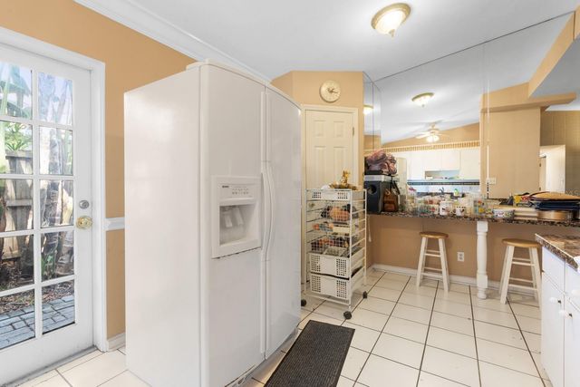 3414 W WALLCRAFT AVENUE, Tampa, FL 33611