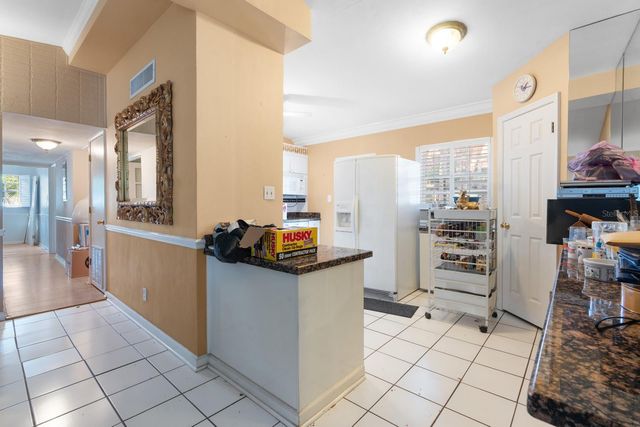 3414 W WALLCRAFT AVENUE, Tampa, FL 33611