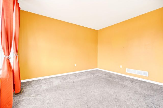 38 Highgrove Drive, Washingtonville, NY 10992