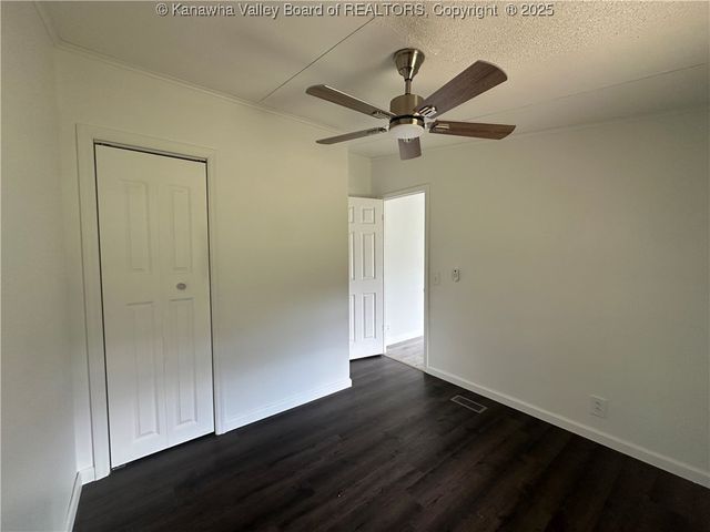 138 Ann Lane, Hartford, WV 25247