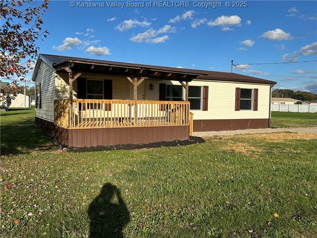 138 Ann Lane, Hartford, WV 25247