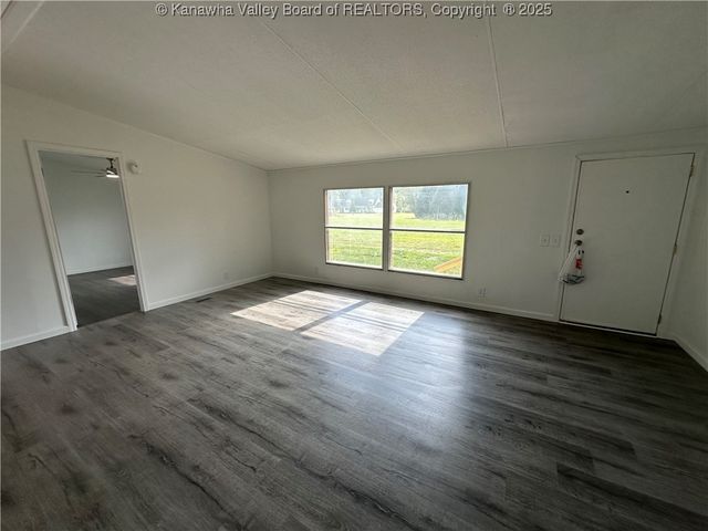 138 Ann Lane, Hartford, WV 25247