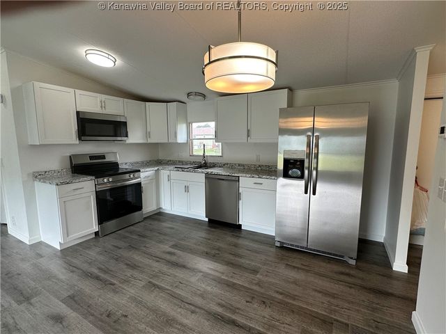 138 Ann Lane, Hartford, WV 25247