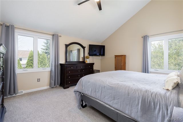 17 Spruceland, Lancaster, NY 14086