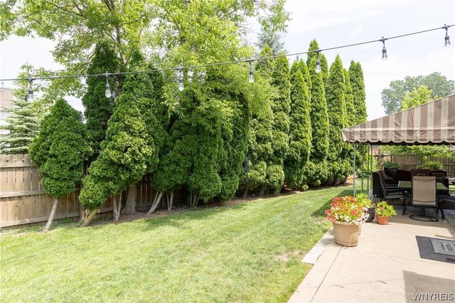 17 Spruceland, Lancaster, NY 14086
