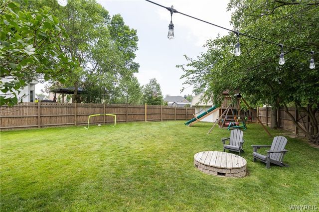 17 Spruceland, Lancaster, NY 14086