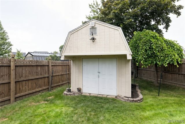 17 Spruceland, Lancaster, NY 14086
