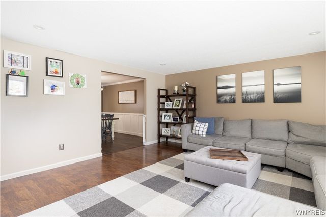 17 Spruceland, Lancaster, NY 14086