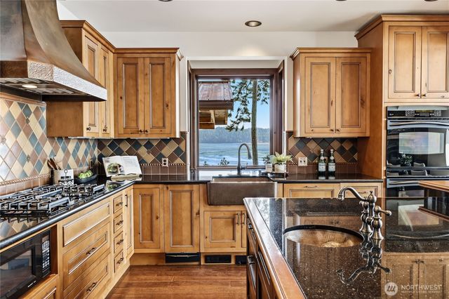 191 Canal Lane Court, Brinnon, WA 98320