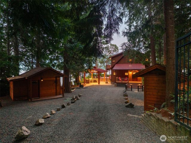 191 Canal Lane Court, Brinnon, WA 98320