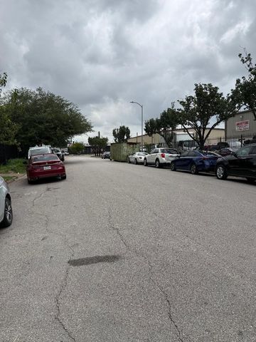 8918 Bellflower Street, Houston, TX 77063