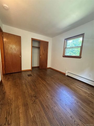 252 Toad Pasture Road, Middletown, NY 10940