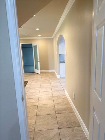 610 Elk Drive, Crosby, TX 77532