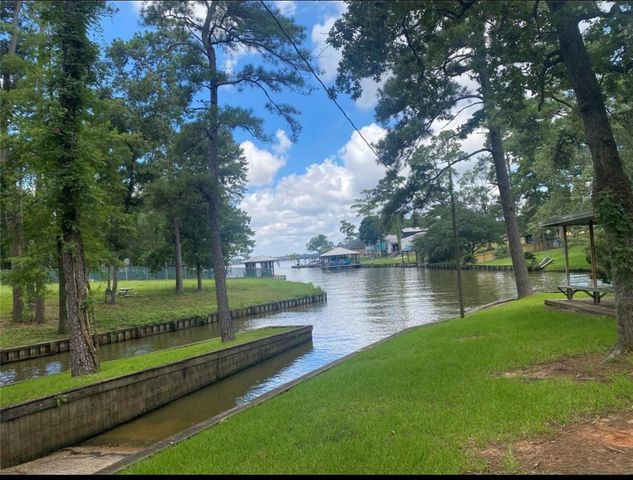 610 Elk Drive, Crosby, TX 77532