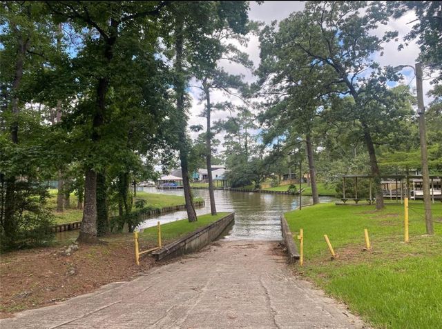 610 Elk Drive, Crosby, TX 77532