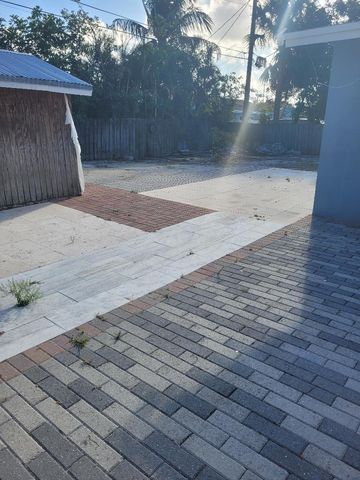 1810 NE 42nd Street, Pompano Beach, FL 33064