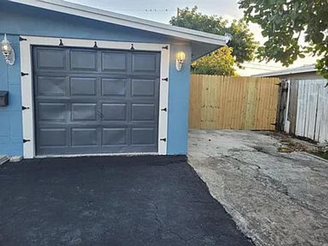 1810 NE 42nd Street, Pompano Beach, FL 33064