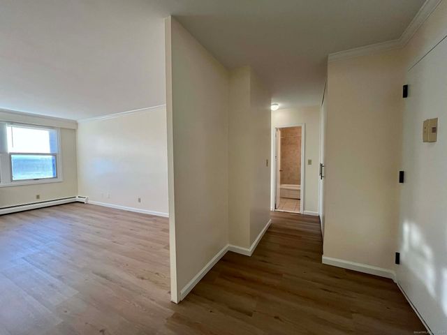 30 Glenbrook Road APT 6D, Stamford, CT 06902