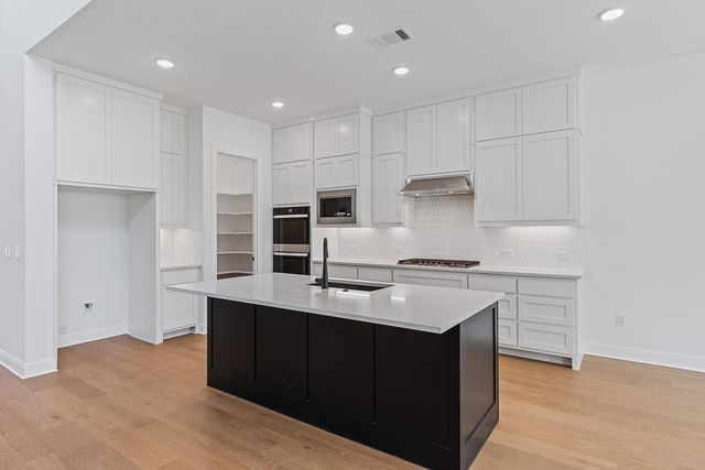 6716 Liberty Grotto CT, Lago Vista, TX 78645