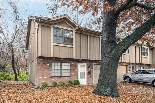 13908 Dundee Circle, Grandview, MO 64030