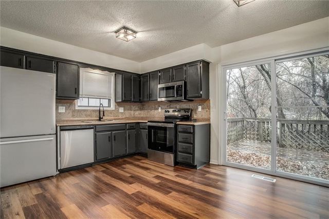 13908 Dundee Circle, Grandview, MO 64030