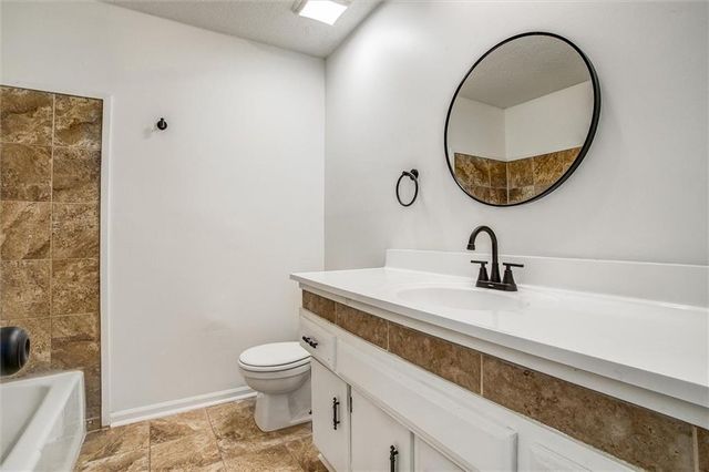 13908 Dundee Circle, Grandview, MO 64030