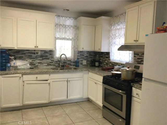 332 W 11th, Perris, CA 92570