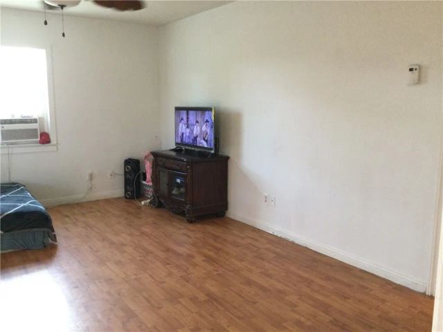 332 W 11th, Perris, CA 92570