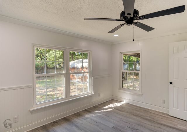 200 Y Jean Street, Bossier City, LA 71112