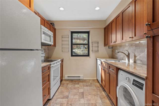 55 Fieldstone Drive 43, Hartsdale, NY 10530