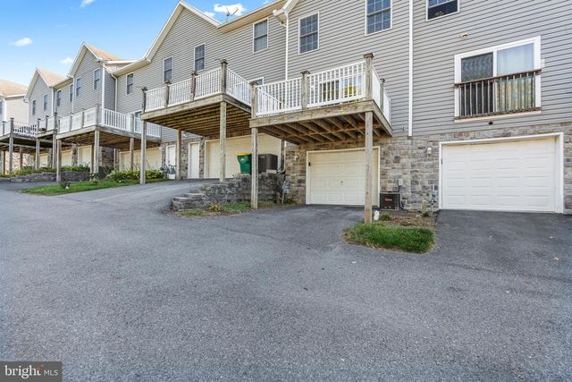 520 N POTOMAC STREET, Waynesboro, PA 17268
