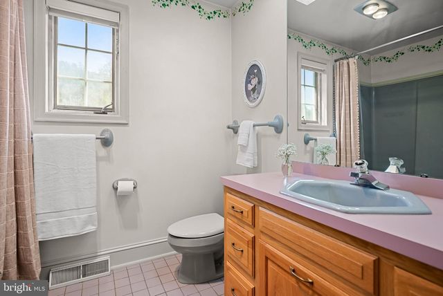 552 HEREFORD LN, Mickleton, NJ 08056