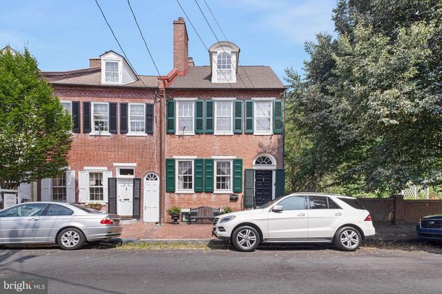30 THE STRAND, New Castle, DE 19720