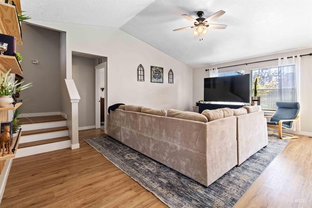 588 Gateway Ave, Middleton, ID 83644