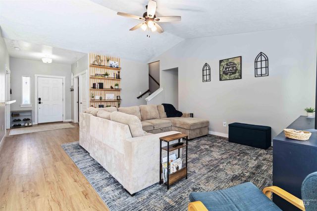 588 Gateway Ave, Middleton, ID 83644