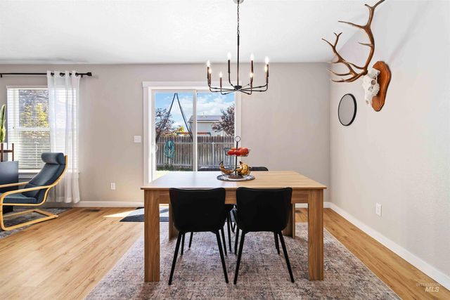 588 Gateway Ave, Middleton, ID 83644