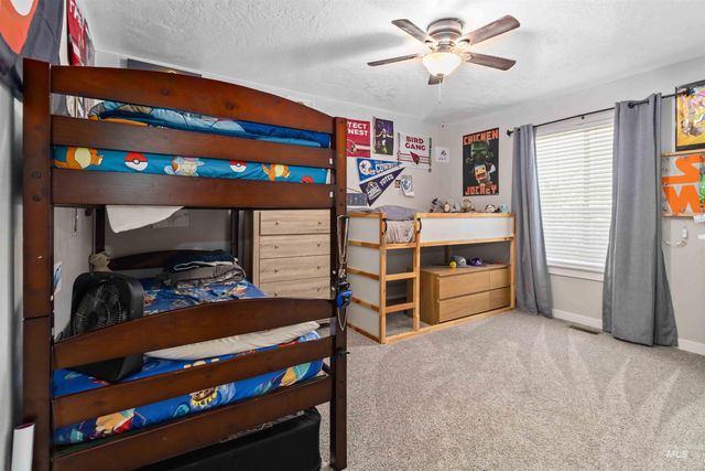 588 Gateway Ave, Middleton, ID 83644